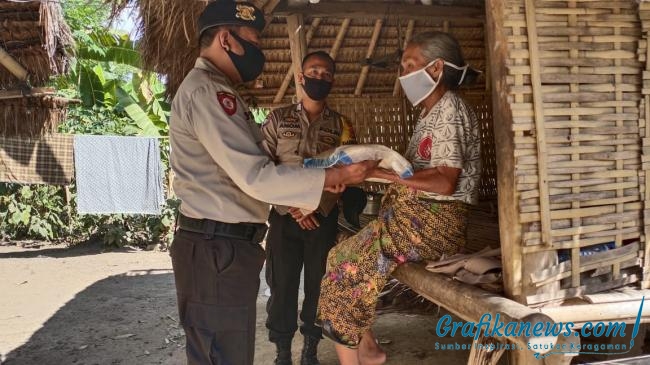 Polres Lombok Barat Kembali Salurkan 10 Ton Beras Kepada Warga Yang Terdampak Covid- 19